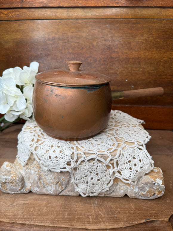 PERFECTLY PATINAD ANTIQUE COPPER POT WITH WOOD HANDLE
