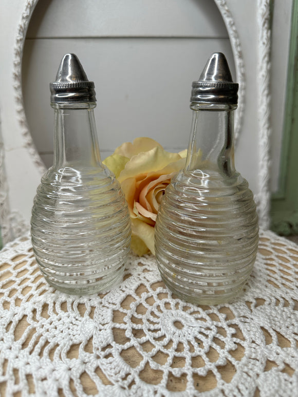 SET OF 2 BEEHIVE VINTAGE OIL AND VINEGAR DISPENSERS