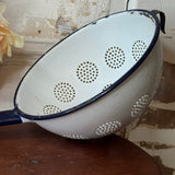 VINTAGE COLANDER WITH HANDLE