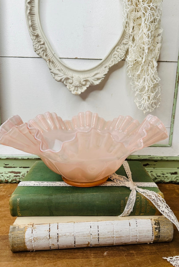 PINK FENTON RARE VINTAGE LARGE RUFFLE BOWL
