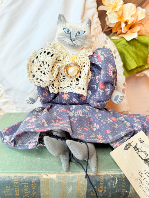 VINTAGE FABRIC CAT LACE AND PEARL DECOR