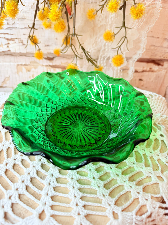 ORNATE VINTAGE GREEN GLASS SCALLOPED DISH