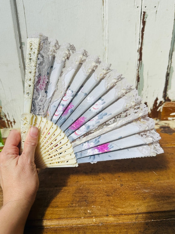 VINTAGE FLORAL ANTIQUE FAN #1