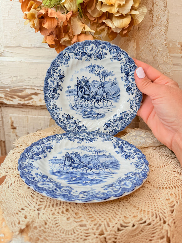JOHNSON BROTHERS VINTAGE HUNTING COUNTRY SET OF 2 PLATES