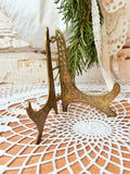 SOLID BRASS DETAILED VINTAGE PLATE HOLDER DECOR - 2 AVAILABLE