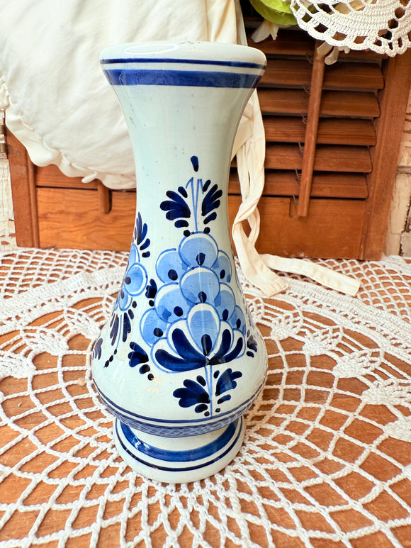 DELFT HANDPAINTED BLUE AND WHITE 1950S HOLLAND VASE