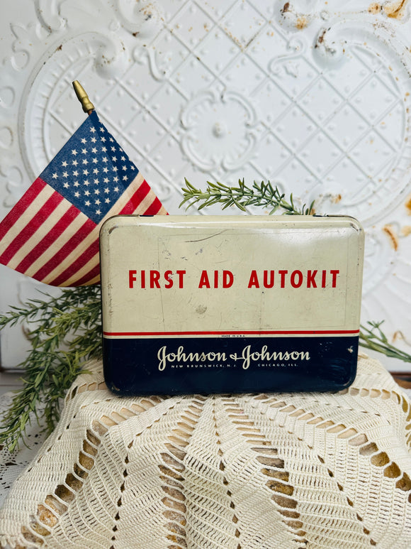 AUTHENTIC VINTAGE JOHNSON AND JOHNSON FIRST AID KIT