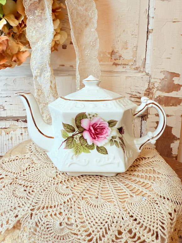 VINTAGE ENGLAND IRONSTONE ROSE TEAPOT