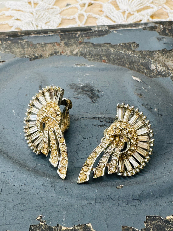 UNIQUE GEM VINTAGE EARRING SET