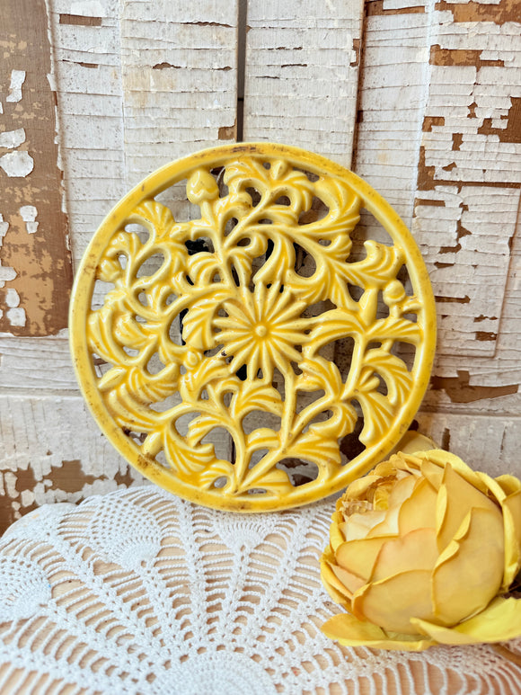 YELLOW VINTAGE FLORAL IRON TRIVET