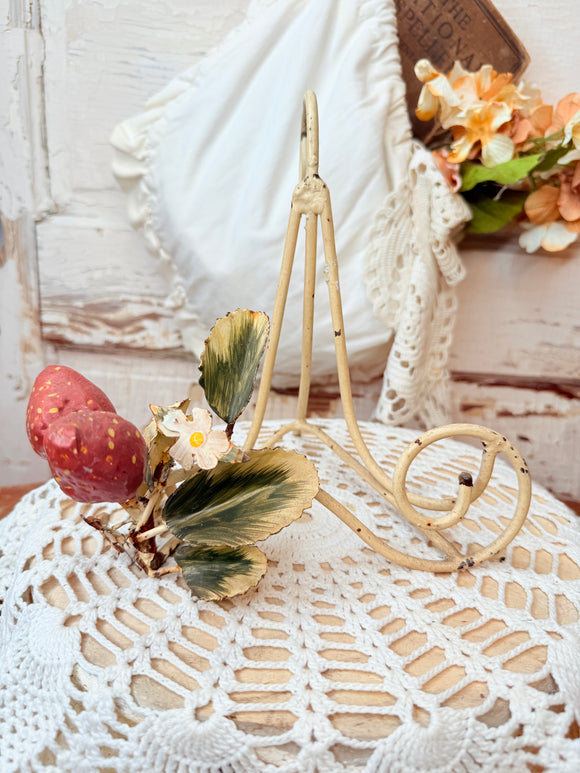 VINTAGE METAL STRAWBERRY PLATE STAND -