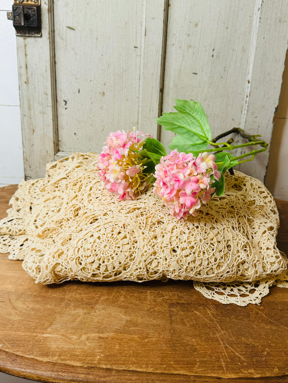 ANTIQUE LACE COUCH DRAPER