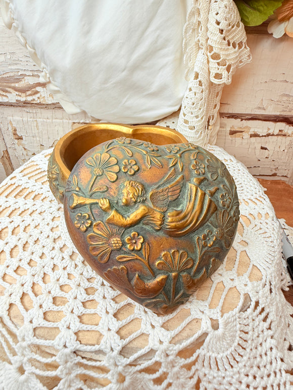GOLD BISQUE HEART BOX