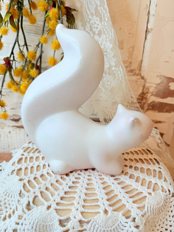 VINTAGE SQUIRREL WHITE STATUETTE