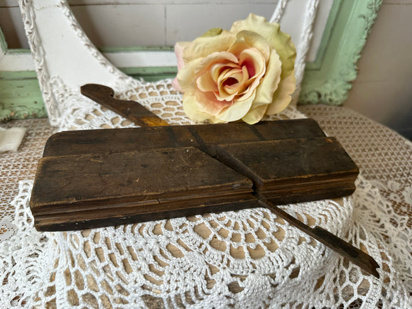 RARE ANTIQUE WOOD KNIFE BLOCK