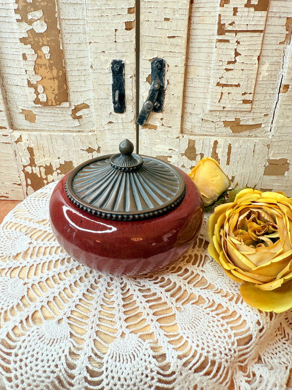 VINTAGE BROWN CERAMIC TRINKET BOX NEW OLD STOCK