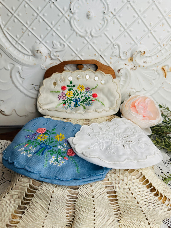 SET OF EMBROIDERED VINTAGE PURSES