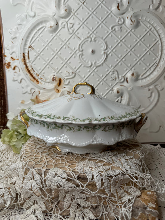 HAVILAND ANTIQUE LIMOGES TUREEN