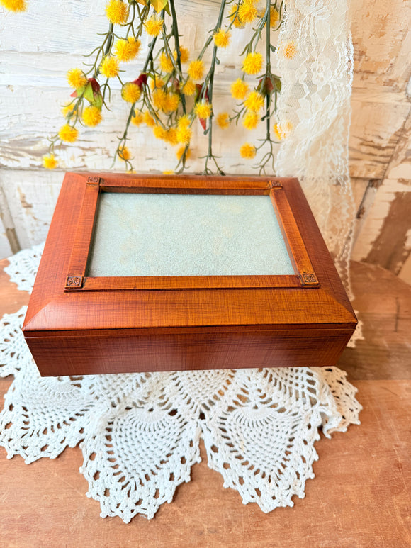 AMAZING VINTAGE WOOD VELVET INTERIOR WATCH JEWELRY BOX