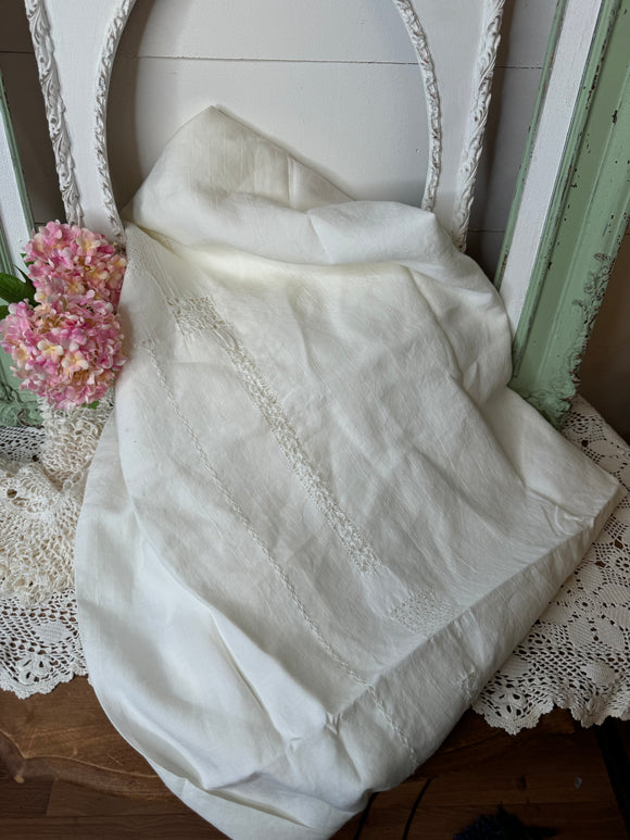 VINTAGE LARGE TABLECLOTH