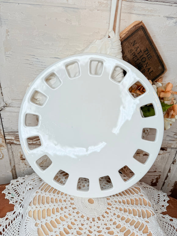 LARGE RETICULATED PLATE VINTAGE