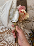 VINTAGE AMAZING FLORAL HAIRBRUSH