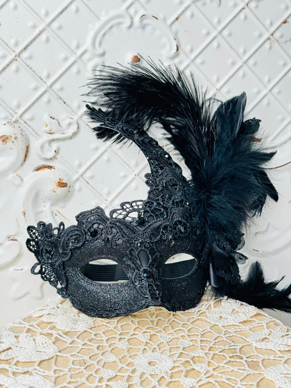 BLACK DETAILED VINTAGE MASK