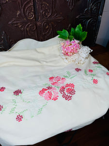 CROSS STITCH VINTAGE PINK FLORAL TABLECLOTH