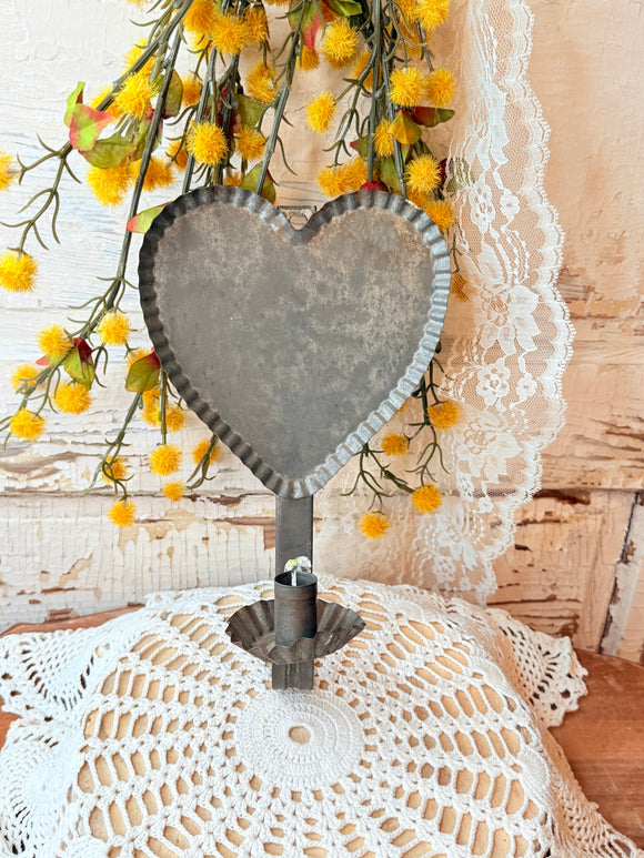 PRIMITIVE STYLE VINTAGE TIN HEART CANDLESTICK HOLDER SCONCE