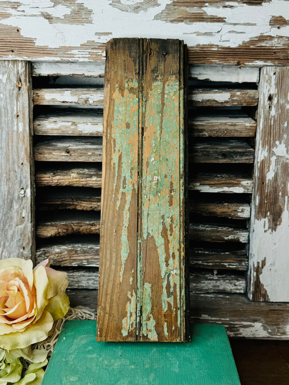ARCHITECTURAL SALVAGED WOOD GREEN PIECE DECOR