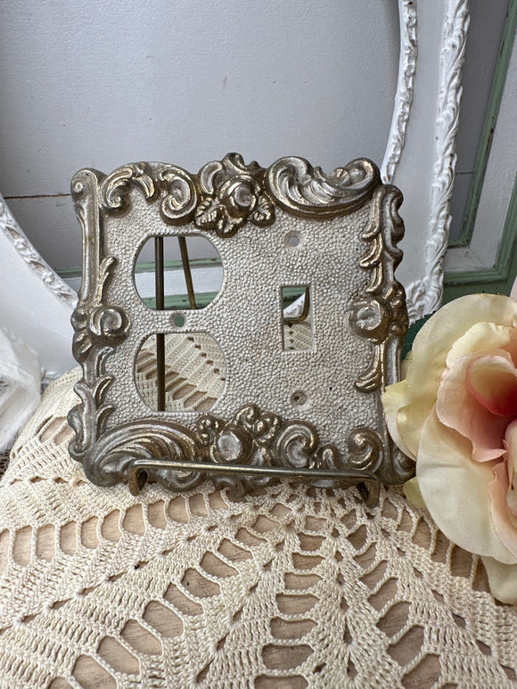 VINTAGE DAMASK LIGHT SWITCH PLATE COVER