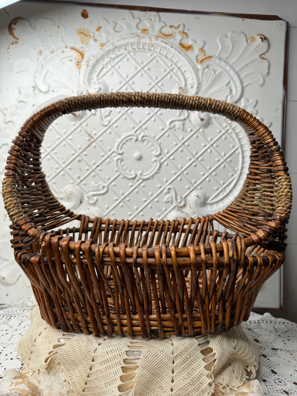 LARGE ORNATE WICKER BASKET VINTAGE