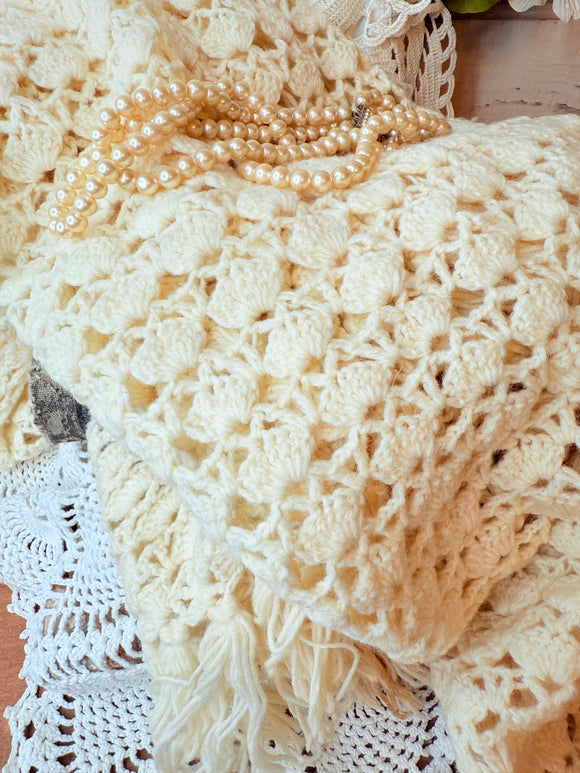 Vintage handmade shawl ￼