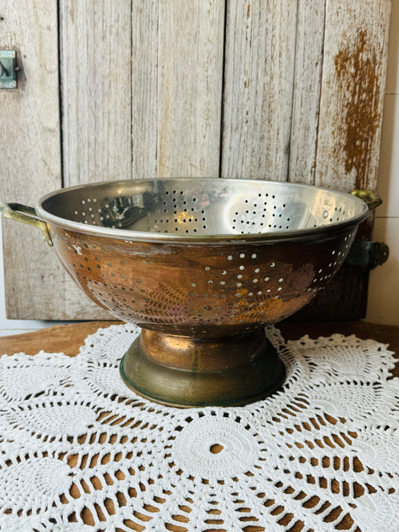 RARE VINTAGE XL COPPER COLANDER WITH HANDLES