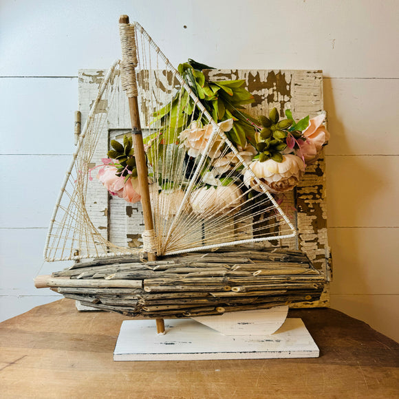 VINTAGE DRIFTWOOD AND STRING SAILBOAT DECOR