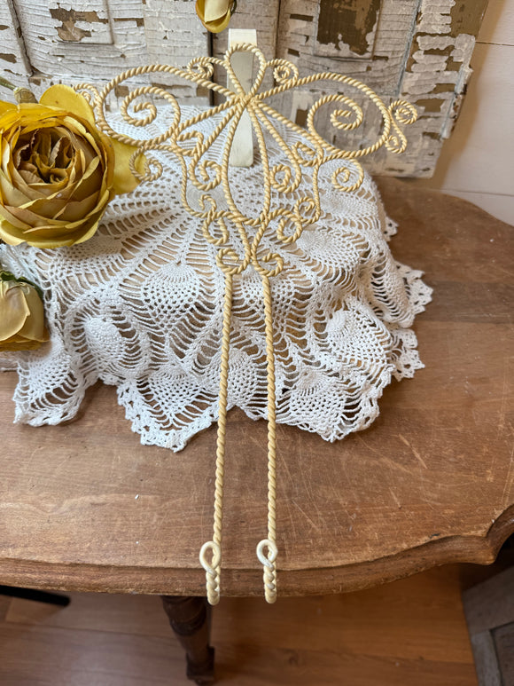 WREATH HANGER VINTAGE SCROLLY