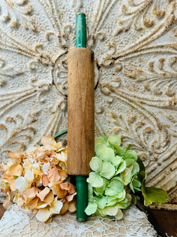 ANTIQUE ROLLING PIN - GREEN HANDLES