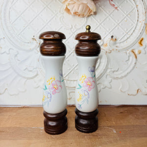 BEAUTIFUL FLORAL AND WOOD VINTAGE PAIR OF SALT AND PEPPER SHAKERS