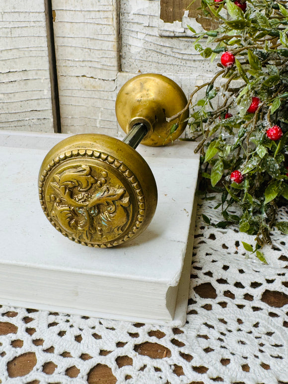 VINTAGE GOLD ORNATE DETAILED DOORKNOB DECOR