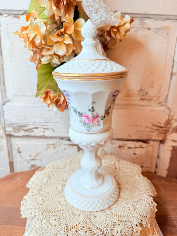 VINTAGE WESTMORELAND GLASS ROSES AND BOWS MILK GLASS WAKEFIELD URN (no top)