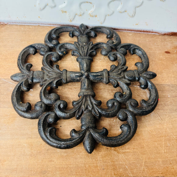 VINTAGE CAST IRON TRIVET