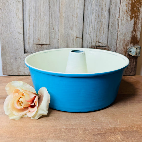 VINTAGE BABY BLUE (RARE COLOR) ANGEL FOOD PAN