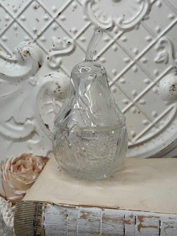 CRYSTAL CUT VINTAGE DETAILED PEAR DECOR