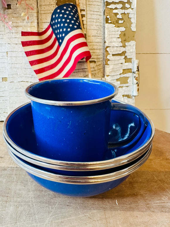 SET OF 4 SPECKLED BLUE ENAMEL BOWLS AND CUP