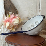 VINTAGE COLANDER WITH HANDLE