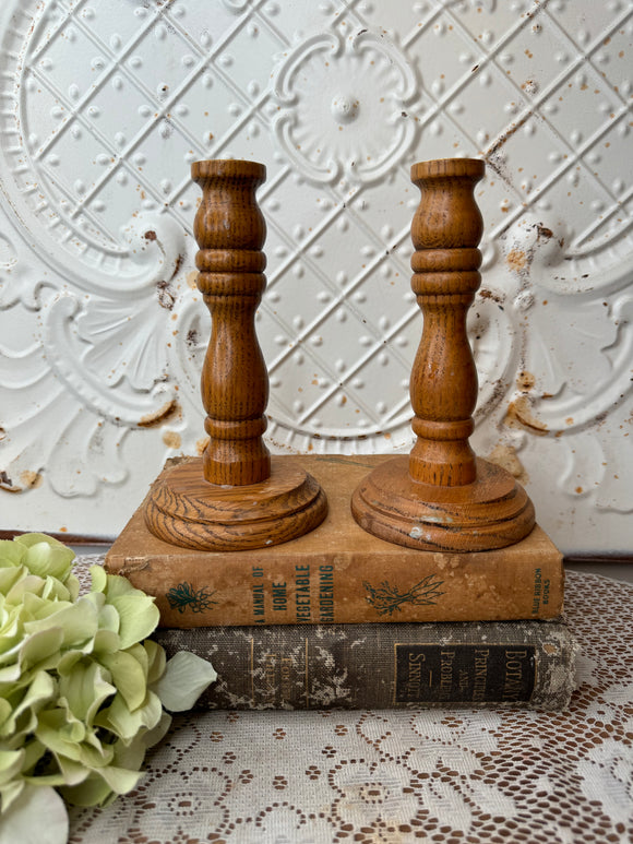 PAIR OF VINTAGE WOOD COUNTRY CANDLESTICK HOLDERS PRIMITIVE