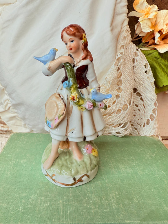 ADORABLE COTTAGE GIRL VINTAGE STATUETTE
