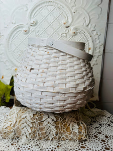 WHITE VINTAGE WICKER BASKET BULBOUS