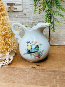 PRETTY PARROTS VINTAGE BASIN CREAMER