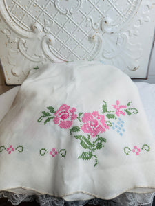 EMBROIDERED VINTAGE TABLECLOTH GORGEOUS!!!